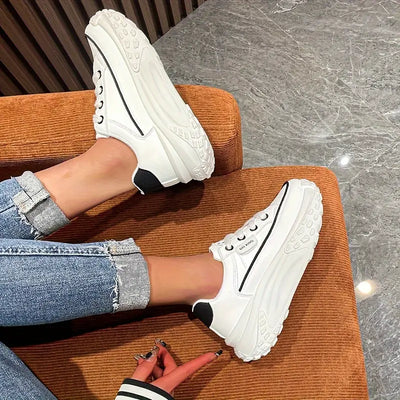 Korean Style Premium Women's Sneakers - White - Rating (4.3 ⭐⭐⭐⭐⭐)